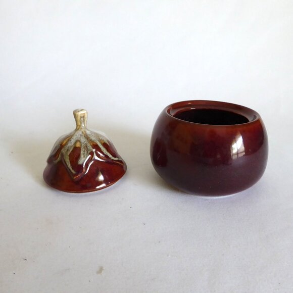 VINTAGE JAPAN JAPANESE CERAMIC LIDDED PEAR FRUIT SHAPED CONTAINER - Picture 2 of 10